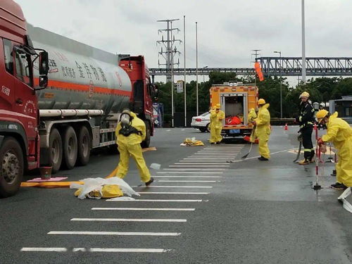 強(qiáng)化危貨運(yùn)輸安全 提升應(yīng)急救援能力——記安全生產(chǎn)月危險(xiǎn)貨物道路運(yùn)輸應(yīng)急救援演練