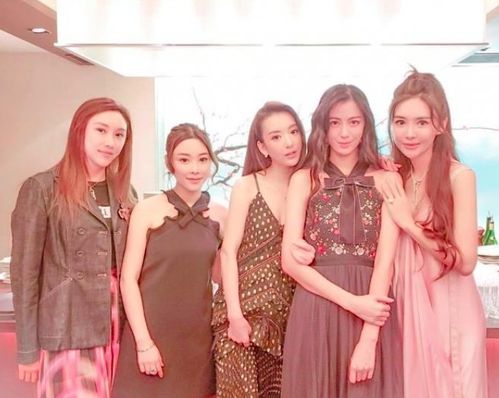 手繪花朵，母愛無價(jià) 方媛母親節(jié)收獲女兒最暖心的禮物